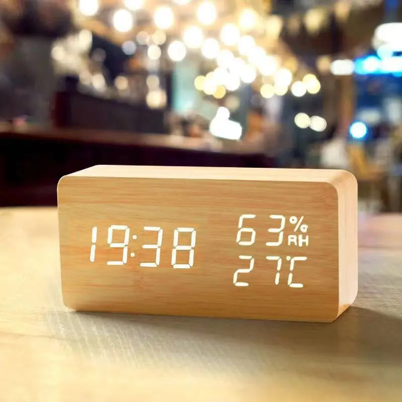 horloge numérique bois naturel affichage led alarme température moderne minimaliste
