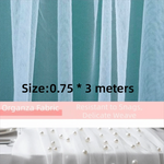 nappe décorative rose blanche couteaux fourchettes verres bougies semi transparent festive élégante plissée tissu