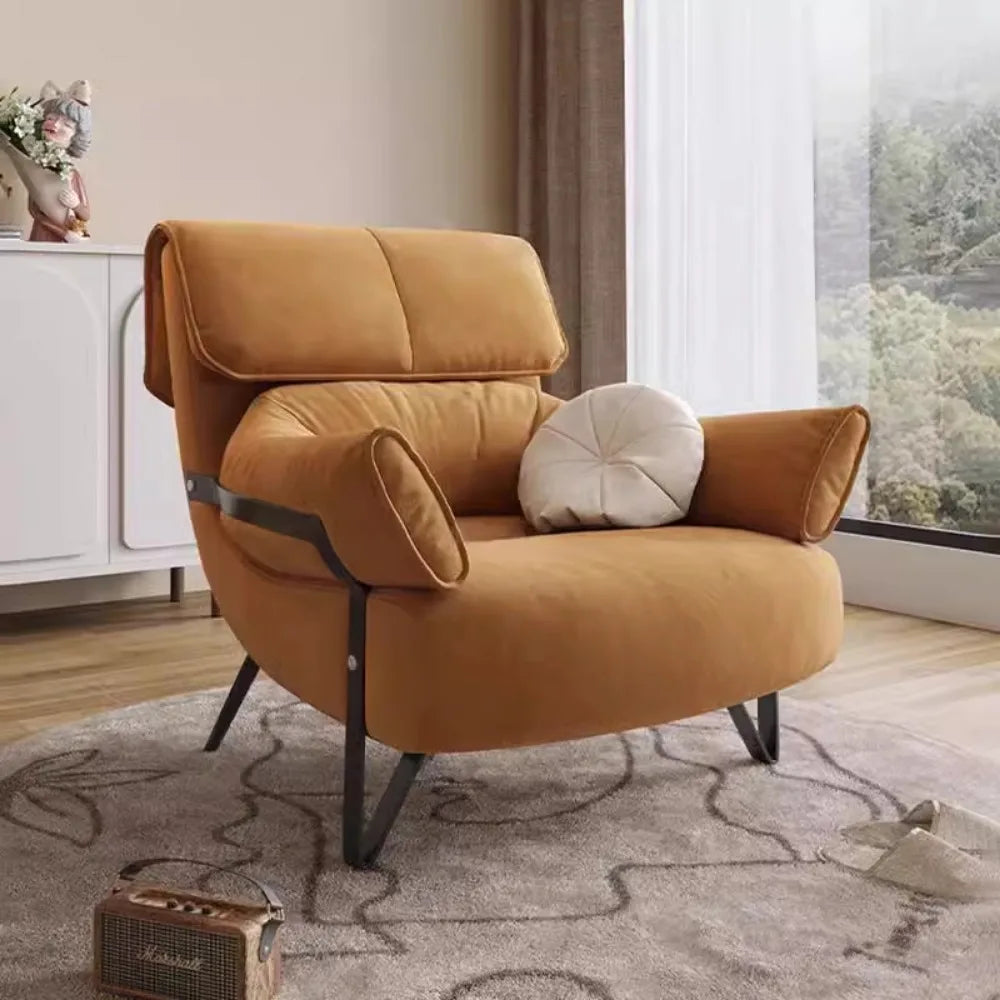 fauteuil moderne velours marron clair confortable salon coussin rond relaxation