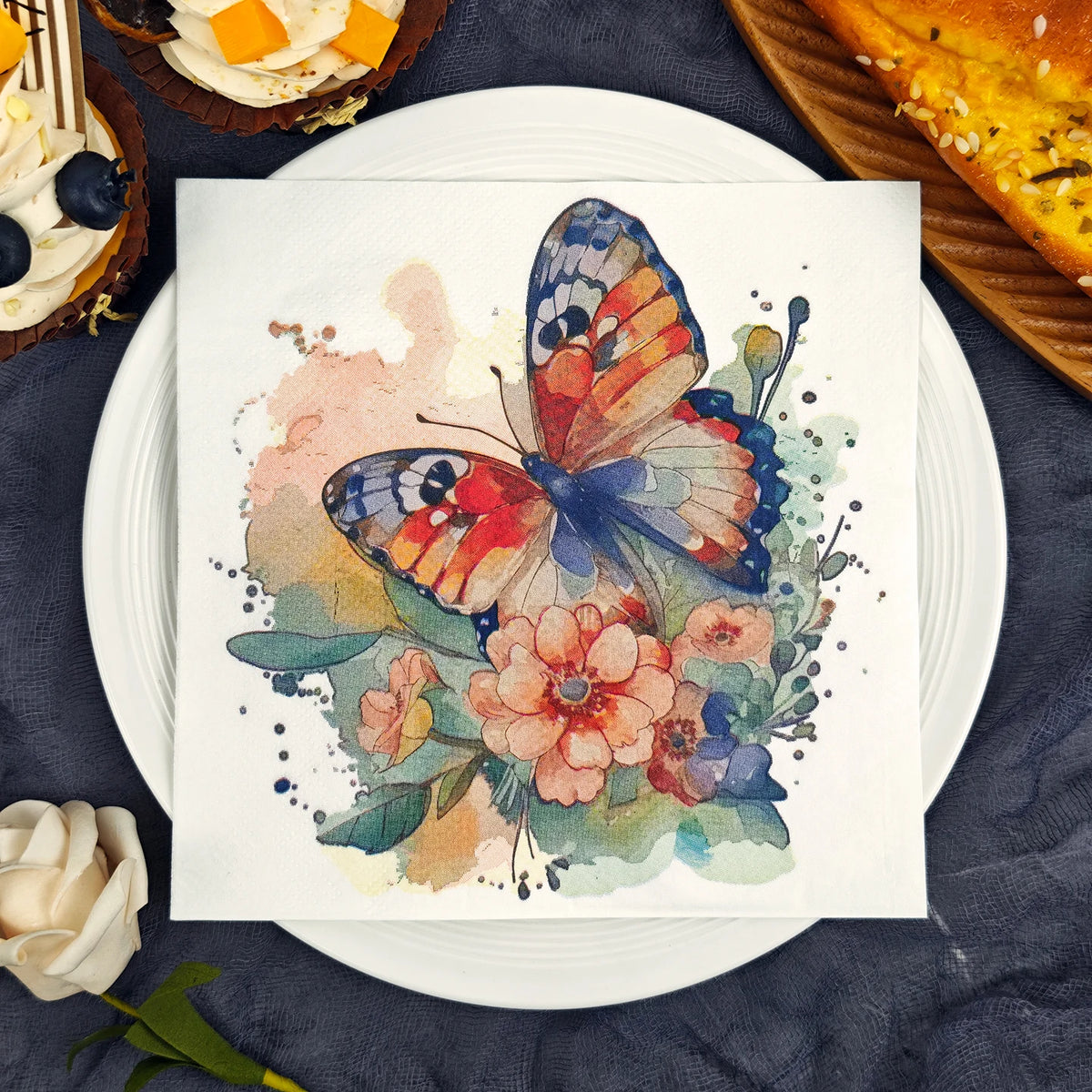 serviettes papier motif papillon multicolore décoratives fêtes aquarelle 33x33cm respectueux environnement