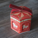 boîtes cadeau hexagonales chevaux carrousel bleu rose rouge occasion fête vintage romantique boucle métallique