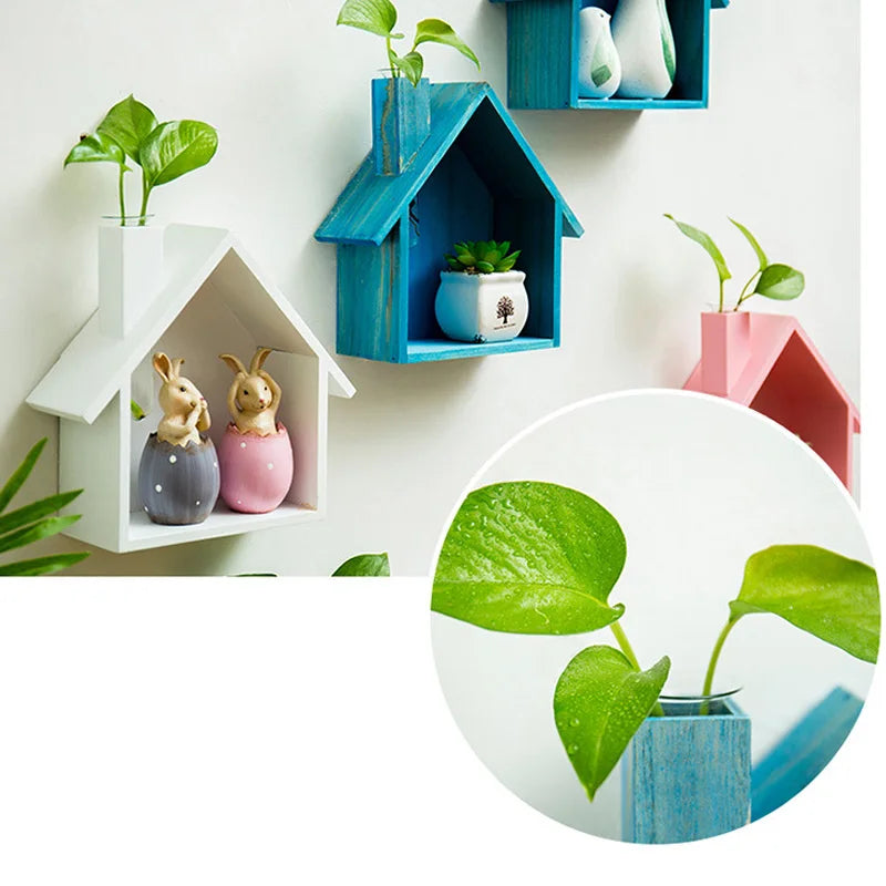 étagères murales décoratives forme maison couleurs vert rose bleu turquoise figurines animaux suspension métal