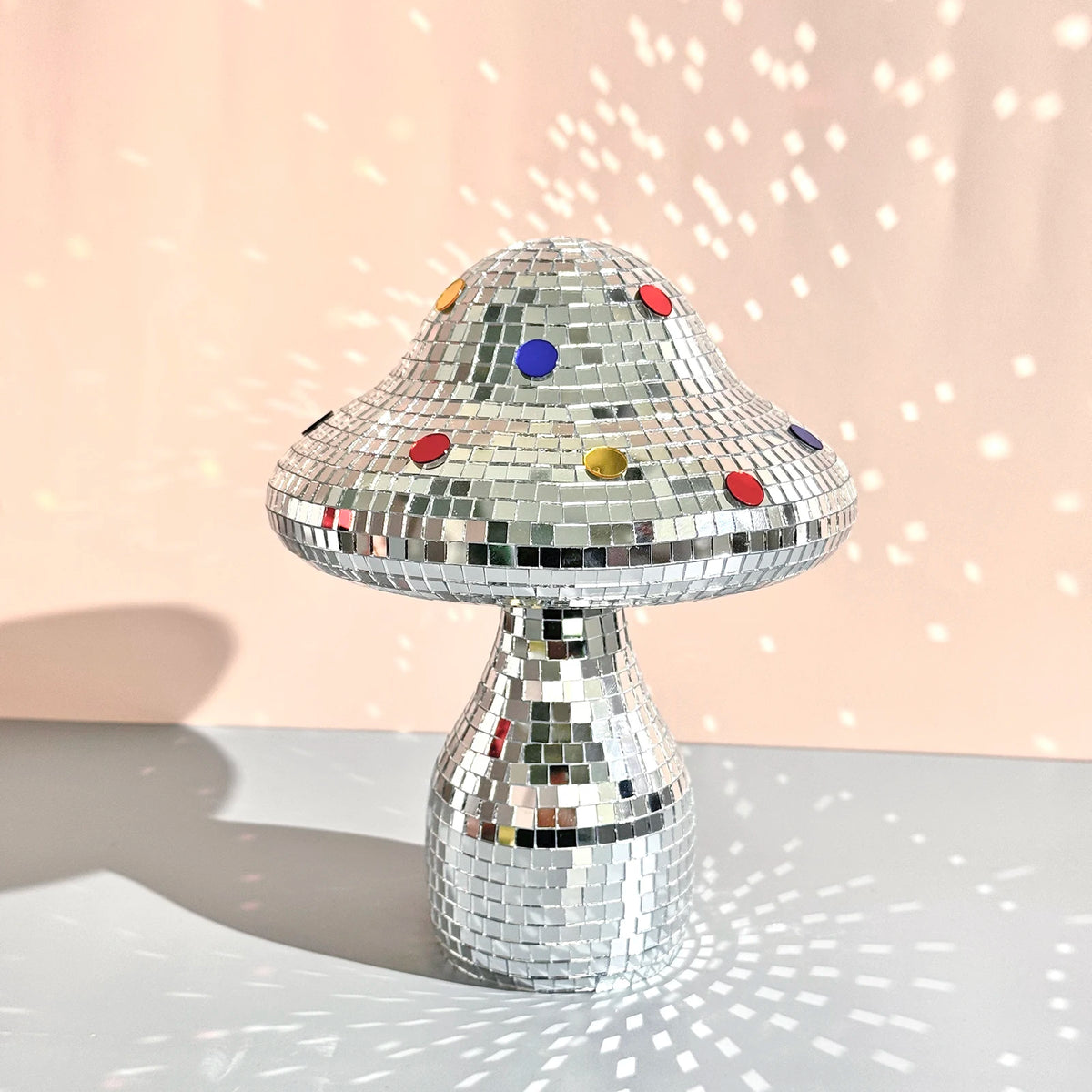 décoration moderne boule champignon rouge or argent mosaïque petite miroir disco salon chambre