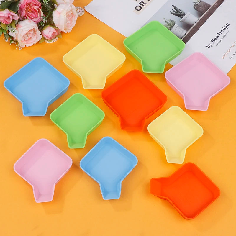 organisateur rangement boîtes carrées orange vert bleu rose jaune moderne minimaliste jeux société accessoires