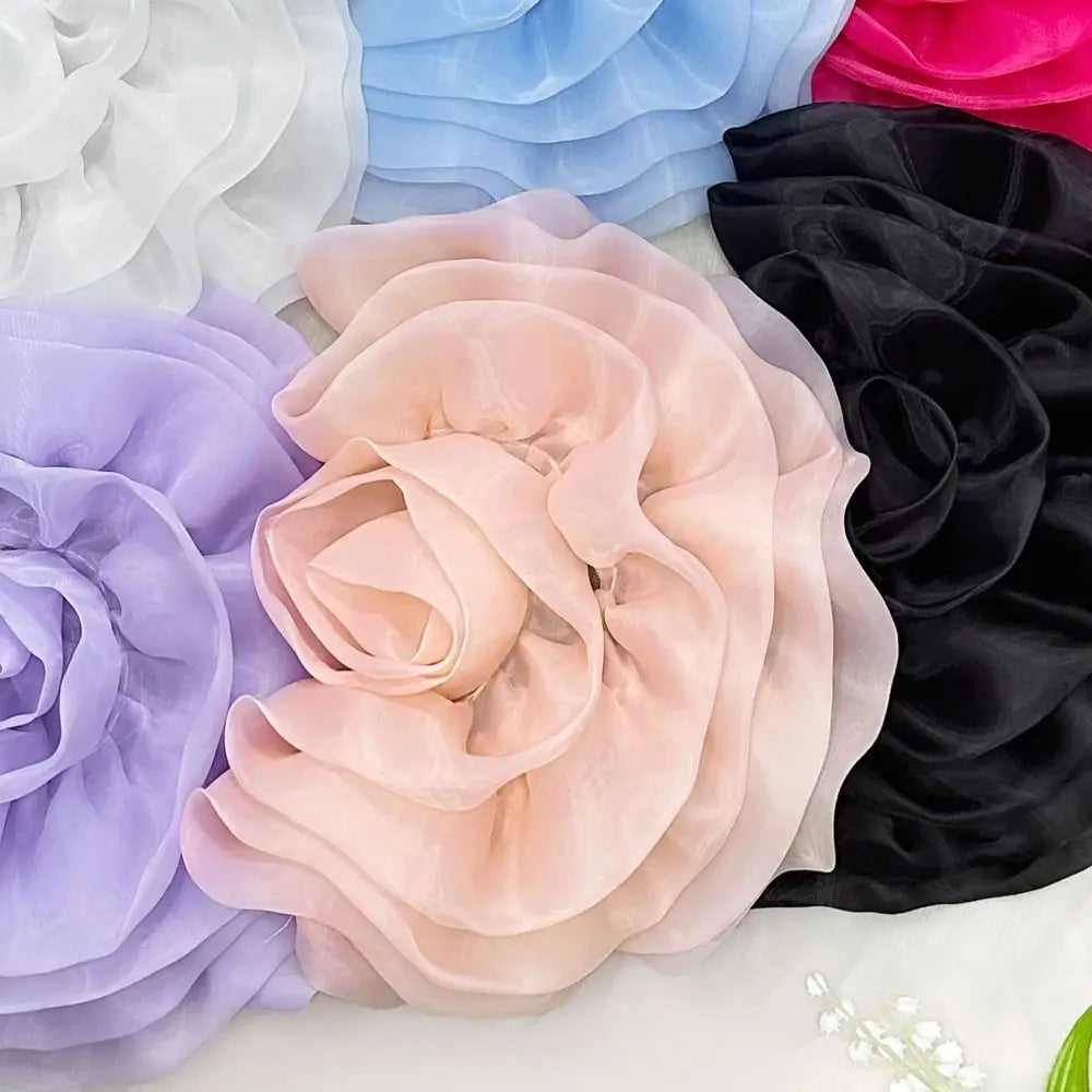 décoration florale moderne élégante organza plissée transparente femme blanc rose violet bleu noir