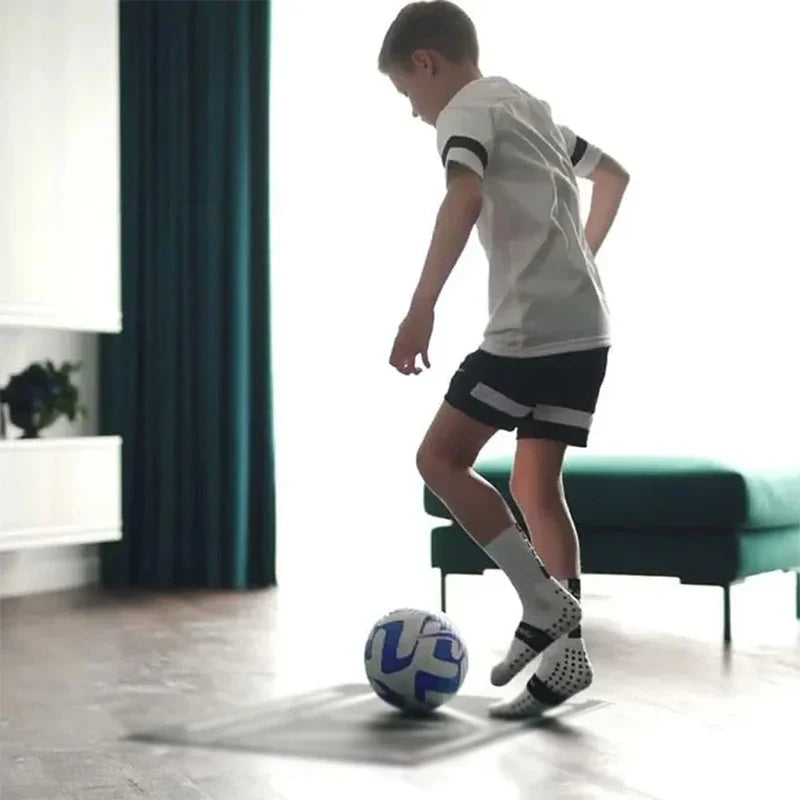 tapis entraînement football sportif lignes flèches turquoises noires dimension 900x600mm bandes élastiques ballon