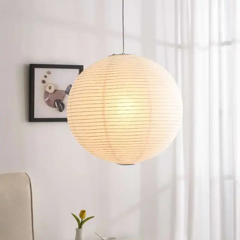 suspension lumineuse moderne blanc rayures horizontales opacité câble suspendu salon chambre principal