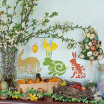 Stencil mural artisanal lapins fleurs texture bois blanc brun clair decoration murale peinture main