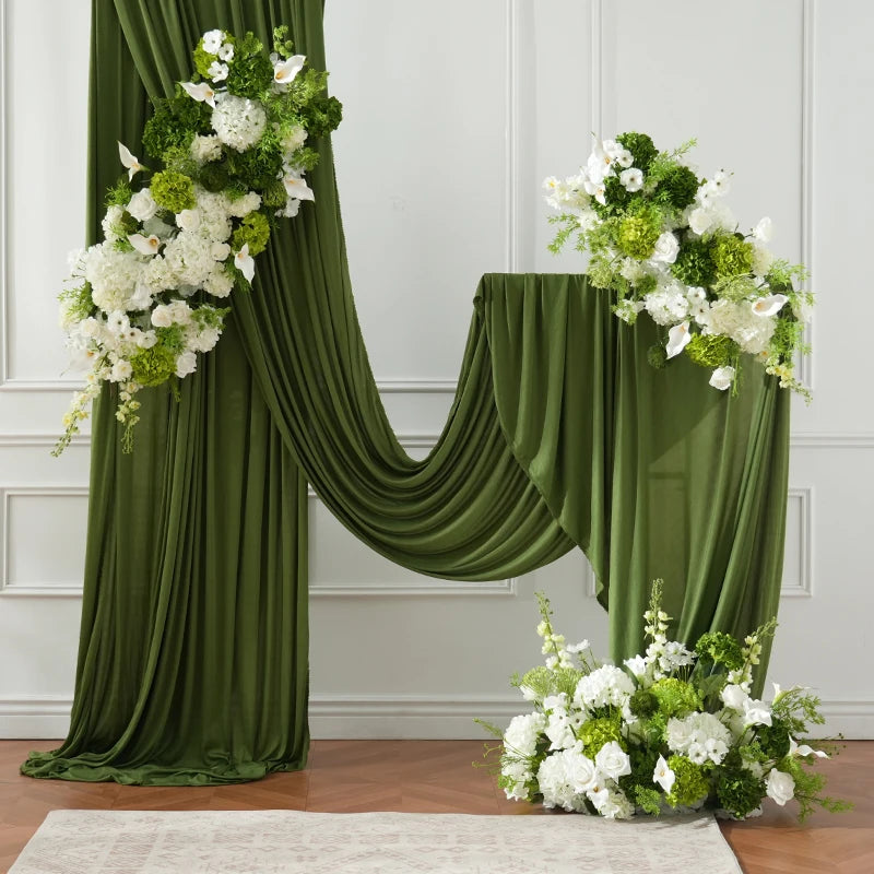 Décoration florale arché vert blanc mariage romantique extérieur classique artificielle feuillets suspension table événement
