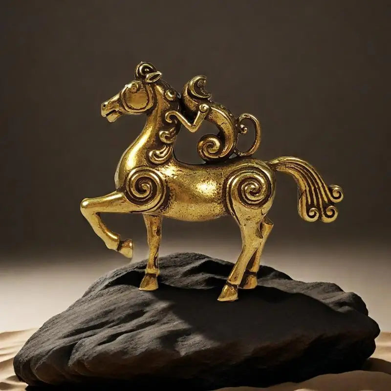 statuette équestre métal doré bronze motifs gravés antique décoratif miniature