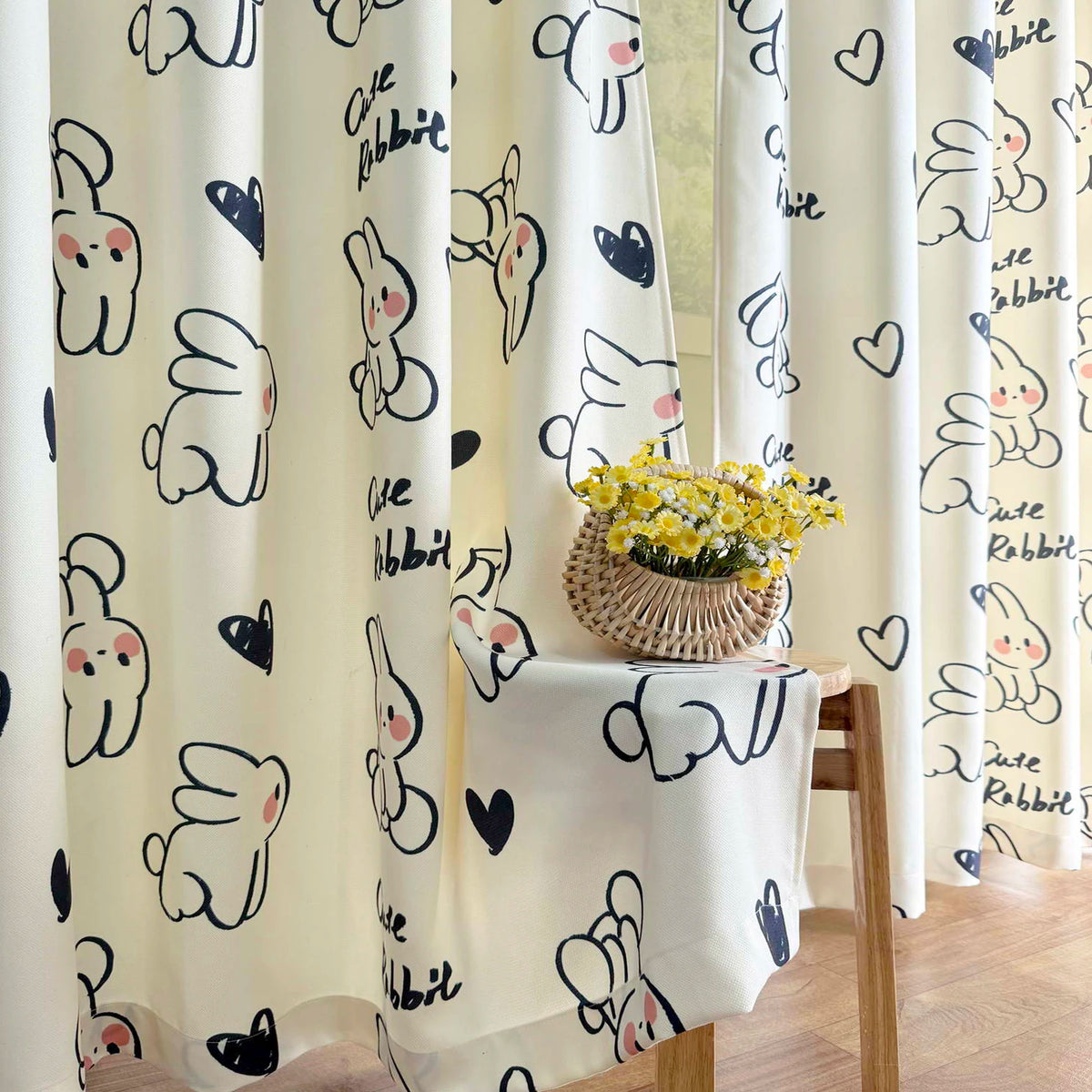 rideau motif lapins mignons moderne beige clair noir rose métalliques polyester chambre enfants