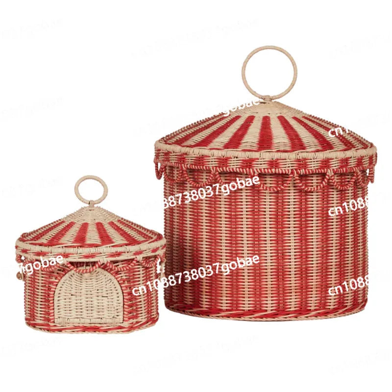panier rotin rouge beige rayures traditionnel anneau poignée porte bois enfant champêtre