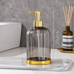 distributeur savon liquide transparent texturé moderne élégant noir bleu rose jaune pompe base dorée