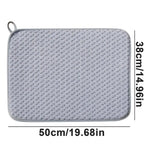 tapis cuisine gris clair texture géométrique moderne anneau suspension 60cm 45cm assiette cuillère gobelet