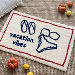 tapis blanc bleu marine rouge sandales étoile mer coquillages vacation vibes antidérapant imperméable polyester