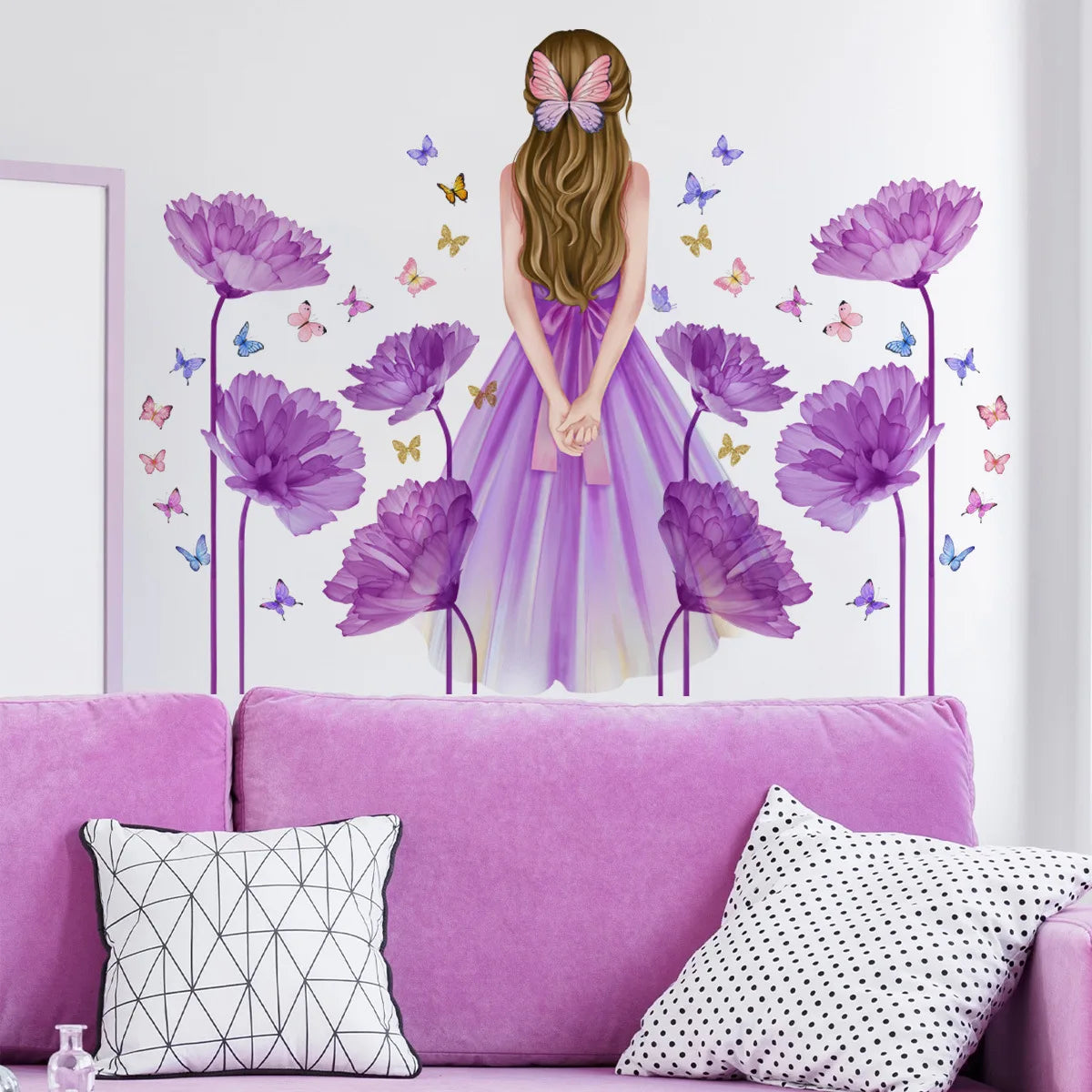 Effet décoratif des autocollants muraux dans une chambre de fille