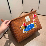 panier rangement rotin tissé marron clair brodé chien rustique poignées cuir décoration maison