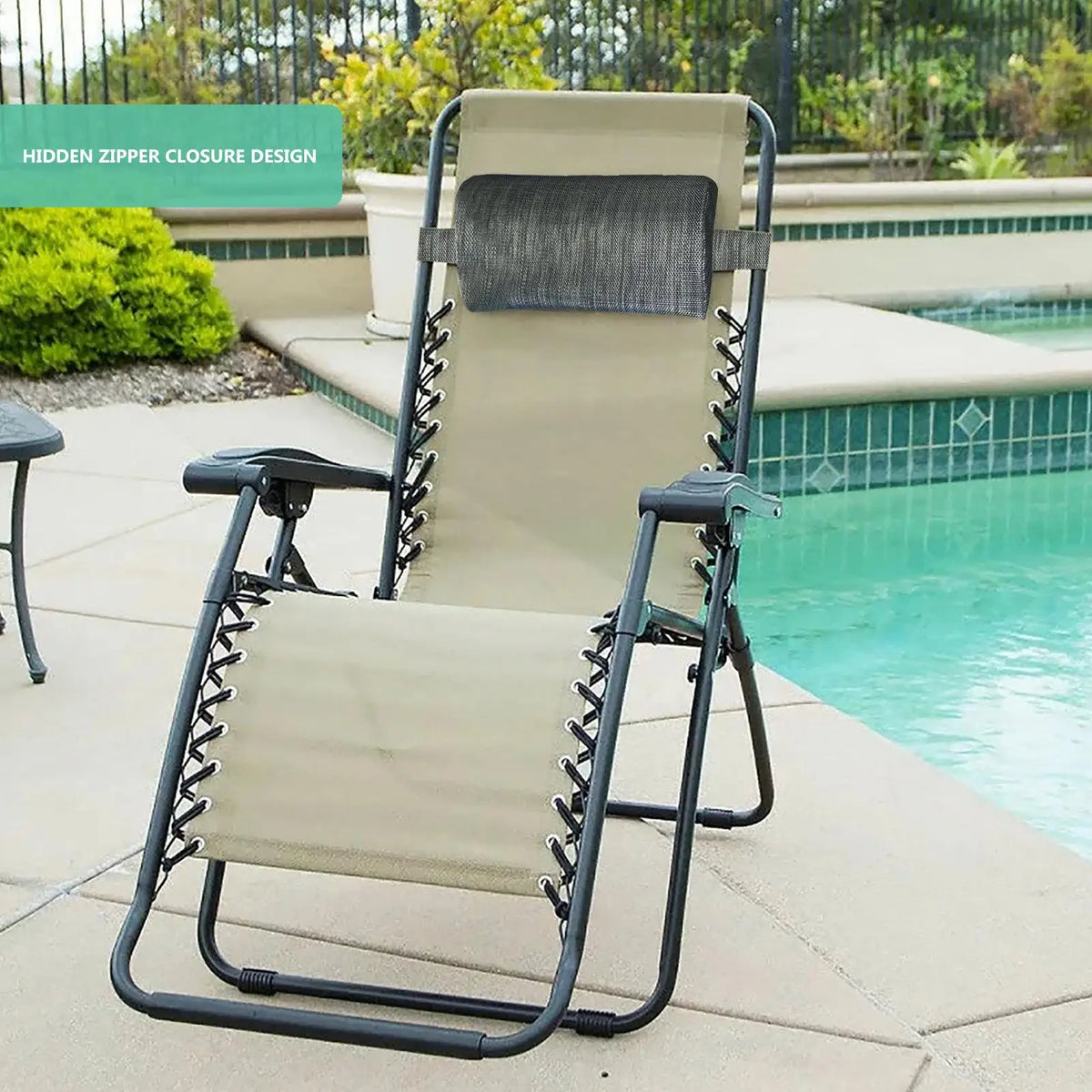 coussin tête chaise longue tissu rayures gris beige moderne piscine patio détente