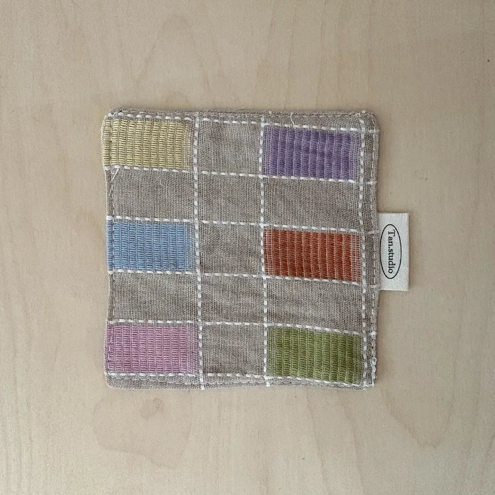 serviettes table marron gris noir bleu vert blanc carreaux points rayures flocons moderne rustique