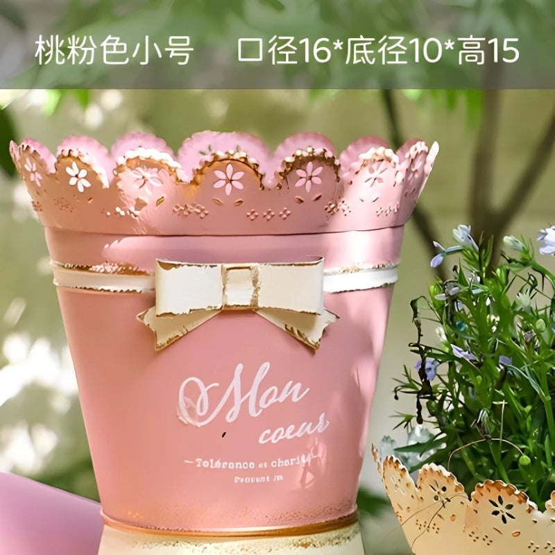 Pot fleurs vintage rose blanc dentelle rubans dorés coeur balcon décoration plante fer hollow