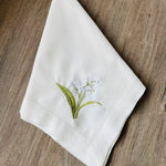 serviettes table brodées fleurs feuilles coton blanc vert bleu rustique fêtes maison mariage