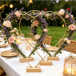 cadres formes coeurs fleurs roses velours tables mariage anniversaire decoration festive bougies nappes chaises