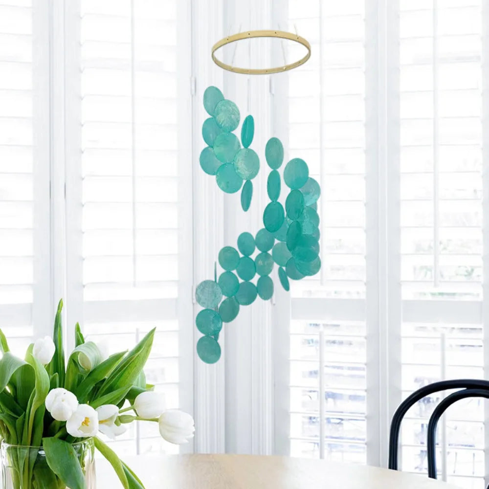 décoration intérieure mobile moderne pendentif coquillages vert multicolore blanc bleu translucide wicker anneau bambou