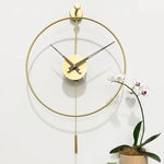 Horloge murale design pivotante vue de côté