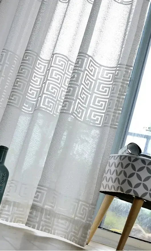 rideau moderne blanc gris motif géométrique translucide salon chambre fenêtre maison