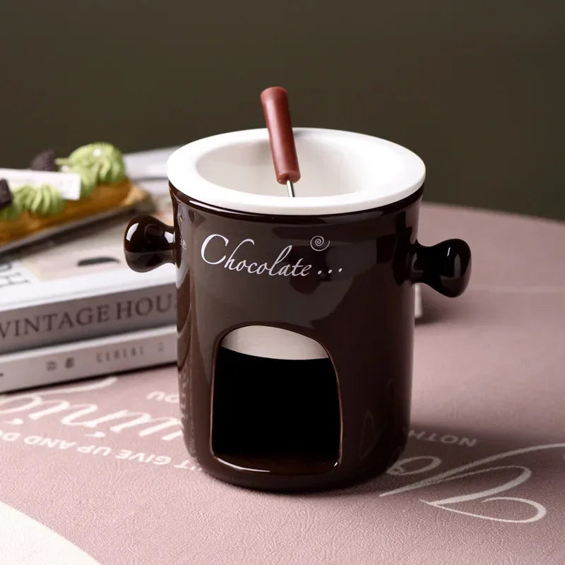 bouilloire chocolat céramique moderne cuillère bois bougie rouge noir blanc