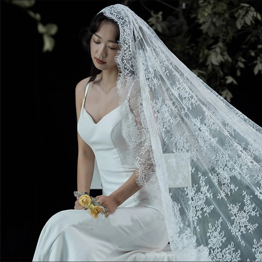 voile mariée dentelle transparent femme classique élégant romantique blanc jaune fleurs
