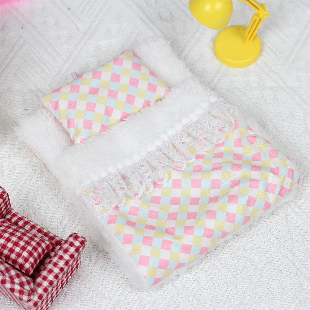 draps lits miniatures oreillers figurines animaux motifs floraux mignon meubles chambre enfants