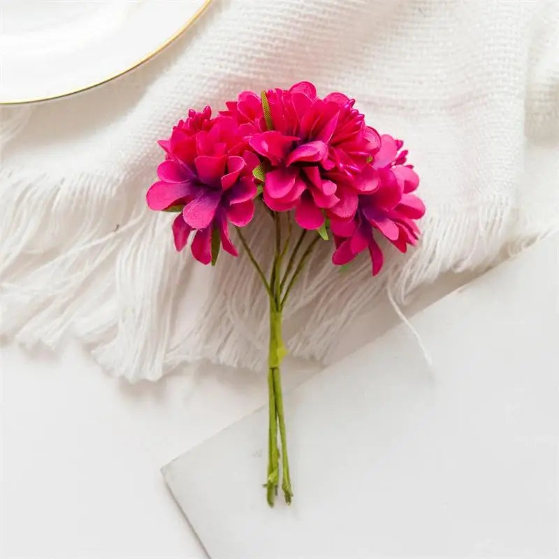 bouquet artificiel fleurs rouge rose jaune violet bleu blanc moderne intérieur décoration festive