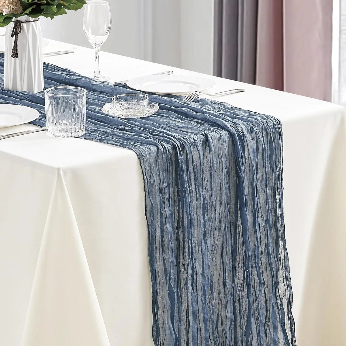 serviette table verte moderne rayures verticales élégante fixée ruban occasion festive anniversaire noël halloween