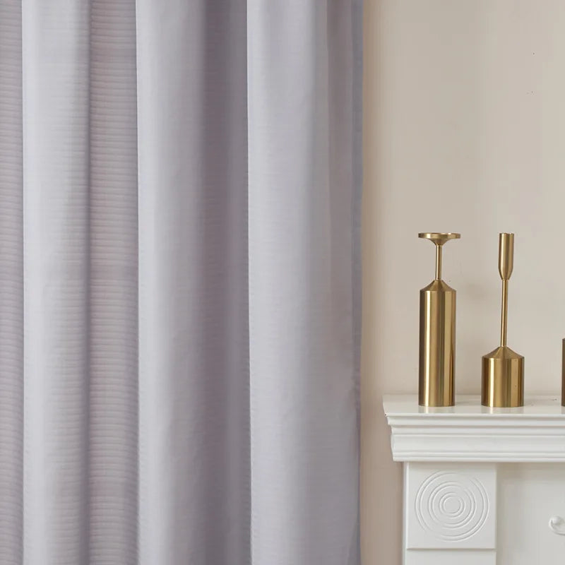 rideau gris clair rayures horizontales motifs floraux bordure opacité deux panneaux classique polyester