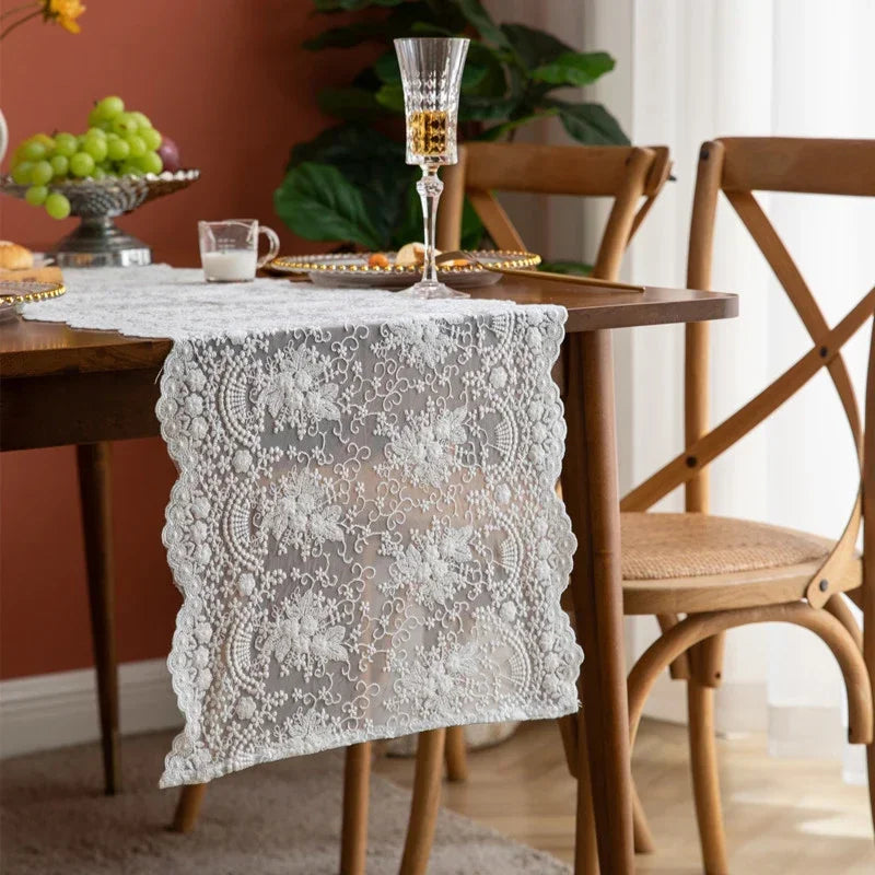 nappe dentelle motif floral mariage fête mère action grâce transparent rustique élégante table hiver