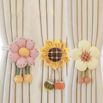 rubans rideaux fleurs relief rose clair jaune beige pompons clips métalliques