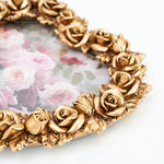 cadre photo or rose moderne baroque roses sculptées fond floral support noir
