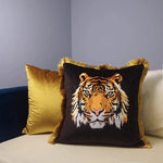 taie d'oreiller tigre léopard feuilles tropicales moderne housse coussin velours noir moutarde décoration salon
