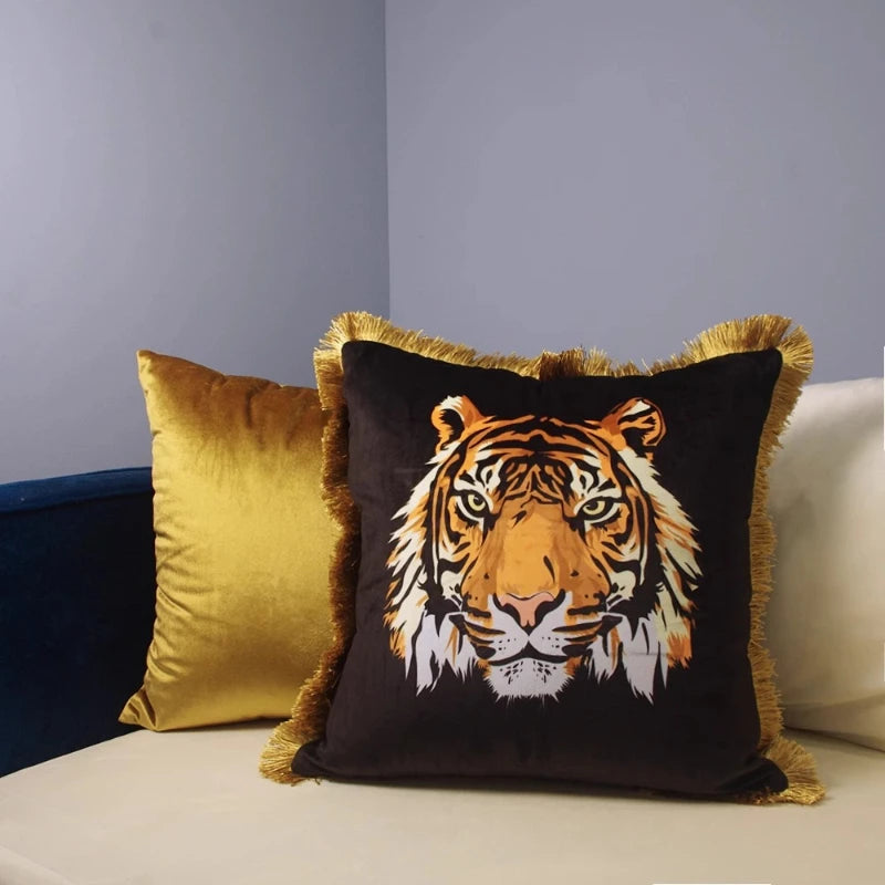 taie d'oreiller tigre léopard feuilles tropicales moderne housse coussin velours noir moutarde décoration salon