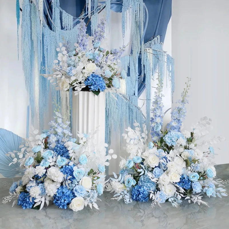 Bouquet de delphinium bleu pour chemin de table