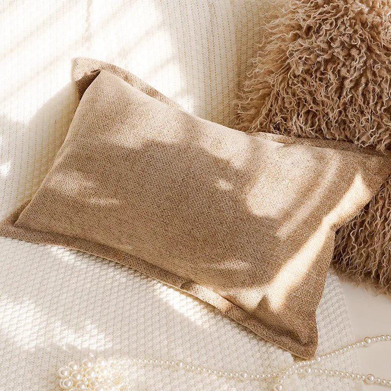 housse coussin décorative motif floral beige marron texture douce canapé lit salon moderne élégant