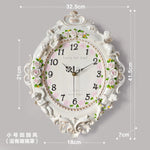 horloge murale baroque motif floral angelique blanc salon decoration aiguille quartz résine unique