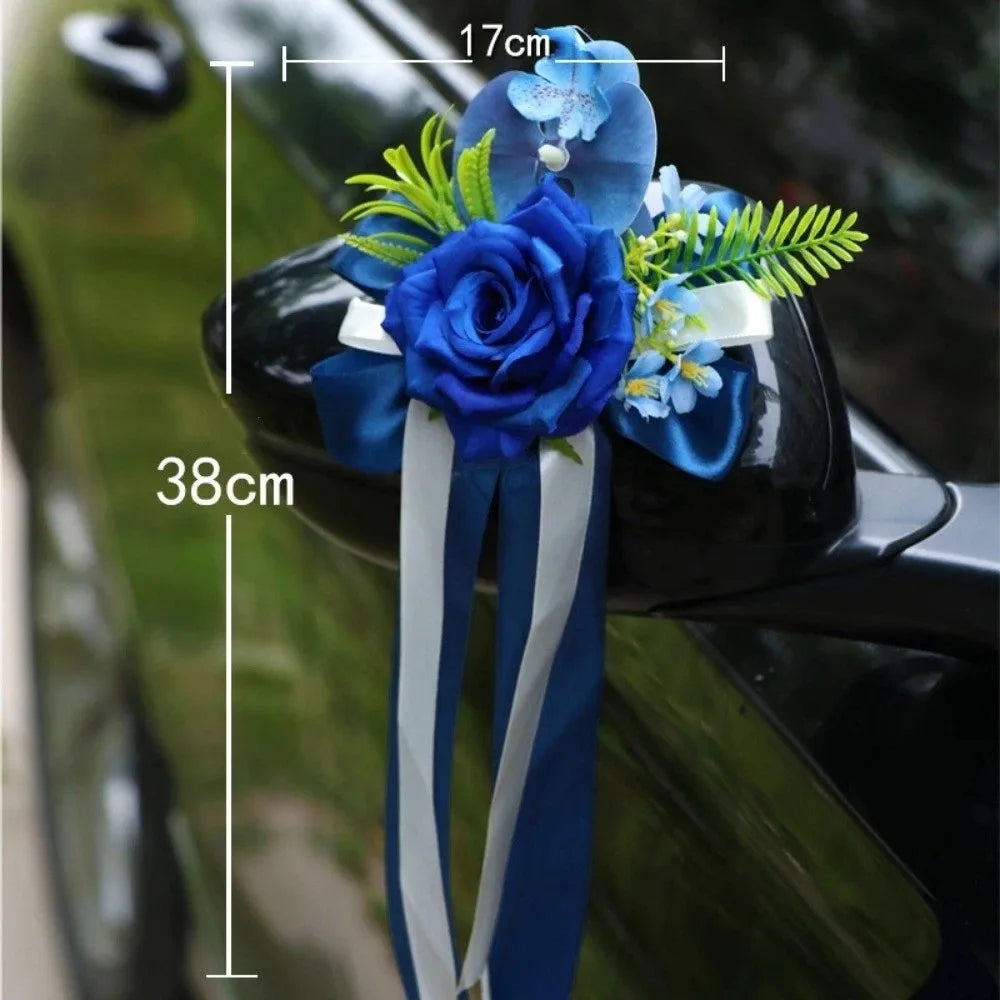 décoration florale voiture mariage fleurs artificielles roses orchidées feuilles vertes rubans satinés élégant blanc
