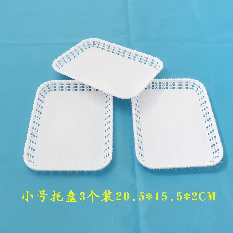 support gâteaux anniversaire blanc dentelle motifs floraux classique vintage niveaux assiettes carrées