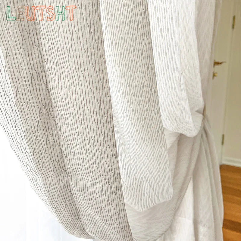 rideau blanc moderne tulle translucide fines rayures décoration maison