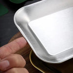 assiettes modernes or argent lisses salon décoration fourchettes cuillers