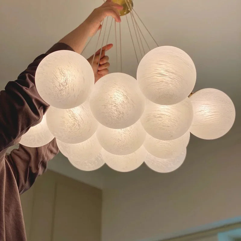 suspension lumineuse moderne blanc texture tissée boules verre fixation flux lumineux 2000 82000