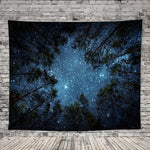 tapisserie forêt nocturne étoiles aurora borealis bleu noir blanc vertical maison chambre decoration