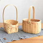 panier tressé bois naturel réutilisable traditionnel poignée anneaux métalliques rustique utilisation multiple fleuriers decoration